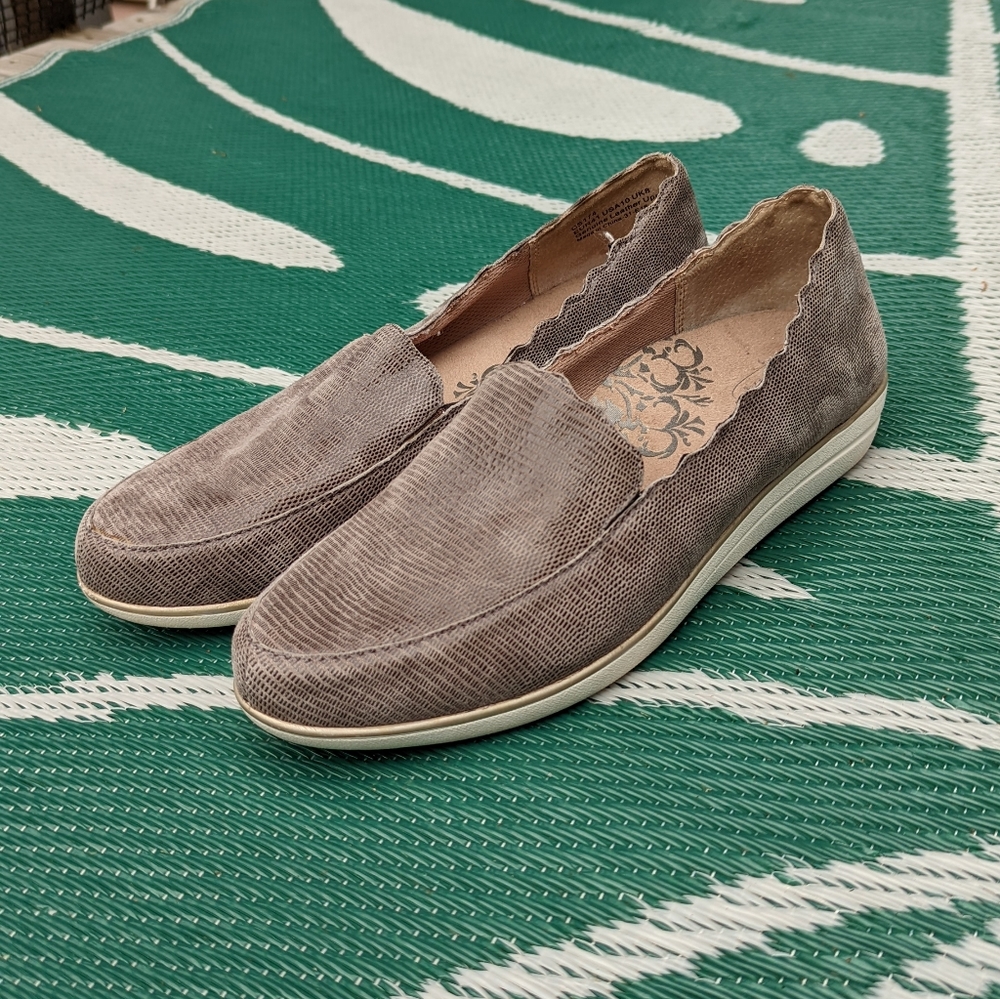 Aetrex Leather Slip On Loafers